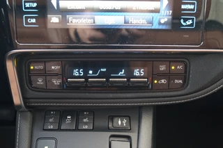 Toyota Auris Toyota Auris Touring Sports 1.8 Hybrid Pro Executive -LEER-PANO- - afbeelding nr 12