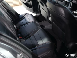 Mercedes-Benz C-Klasse Mercedes C180 AMG+ UPG. BUSINESS / CAMERA / TREKHAAK / ELEKT. STOELEN / LEDER / 18