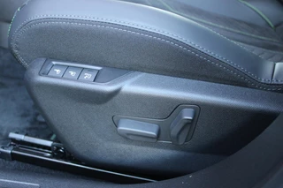 Peugeot 2008 Peugeot 2008 1.2 130PK AUTOMAAT GT PACK | ELEKTRISCH BEDIENBARE BESTUURDERSSTOEL | NAVIGATIE | FULL LED KOPLAMPEN | DRAADLOZE APPLE CARPLAY/ANDROID AUTO | ADAPTIVE CRUISE CONTROL | CAMERA VOOR + ACHTER | CLIMATE CONTROL | LICHTMETALEN VELGEN 17