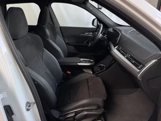 BMW X1 BMW X1 XDRIVE 25E M-SPORT LED ELEK.KLEP NAVI STOELVERW M-SHADOW LINE CARPLAY/ANDROID ZWARTE.HEMEL 10/2024 PHEV PLUG IN HYBRID AWD 4X4 4WD - afbeelding nr 35