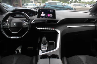 Peugeot 3008 Peugeot 3008 1.6 PureTech GT Line / Panoramdak / Camera / Navigatie / 19'' / Keyless / Half leder / Focal Audio / Dodehoek / Cruise Control - afbeelding nr 2