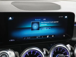 Mercedes-Benz GLB Mercedes-Benz GLB 200 AMG // Panoramadak // Sfeerverlichting // Carplay // Nightpakket // Camera // LED - afbeelding nr 30