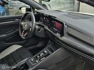 Volkswagen Golf Volkswagen Golf 2.0 TSI GTI Black Style Panorama/HUD/H&K/Leder - afbeelding nr 21