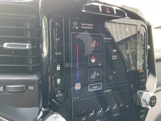 Dodge Ram 1500 Dodge Ram 1500 5.7 V8 4x4 Crew Cab Laramie Pano Full Navi SideSteps Trekhaak Luchtvering - afbeelding nr 41