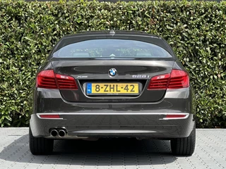 BMW 5 Serie BMW 5-serie 528xi High Executive, NL AUTO, NAP, PANO, NAVI, CRUISE, ECC-AIRCO, HUD, DODEHOEK, COMFORT STOELEN, CAMERA, LICHTMETAAL 17
