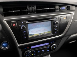 Toyota Auris Automaat (NAVIGATIE, CLIMATE, CAMERA, GETINT GLAS, XENON, SPORTSTOELEN, CRUISE, NIEUWE APK, BLUETOOTH, NIEUWSTAAT) - afbeelding nr 13