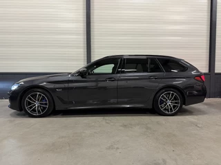 BMW 5 Serie HEAD-UP/LASER/ACC/TREKHAAK/360CAMERA/ALCANTARA/KEYLESS/SHADOW-LINE/DRIVING ASS PRO/SFEER/STUUR+STOELVERWARMING/LIVE COCKPIT/M-AERODYNAMIC/SOPHISTOGRAU/VOLLEDIG BMW DEALER HISTORIE - afbeelding nr 5