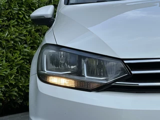 Volkswagen Touran Volkswagen Touran 2.0 TDI SCR EURO 6, HONDENAUTO, FACELIFT, NAVI, CRUISE, ECC-AIRCO, PARKEERSENSOREN, LICHTMETAAL 16
