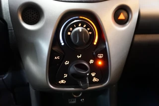 Peugeot 108 Peugeot 108 1.0 E-VTI 5 DRS/ AIRCO - afbeelding nr 10
