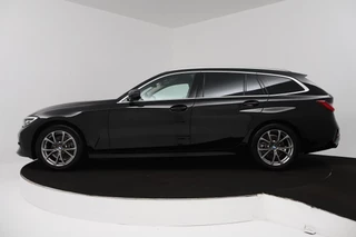 BMW 3 Serie BMW 3-serie Touring 318i Executive Edition (PARKEERSENSOREN, CRUISE CONTROL, NAVIGATIE, NL-AUTO, DEALER ONDERHOUDEN) - afbeelding nr 2