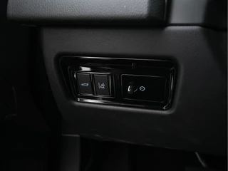 Jaguar XF Aut. *WINDSOR-FULL-LEATHER | BI-XENON | NAVI-FULLMAP | JAGUAR-AUDIO | CAMERA | COMFORT-SEATS | SHIFT-PADDLES | LANE-ASSIST | KEYLESS | HEATED-SEATS |  ECC | PDC | CRUISE | 18