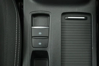 Ford Focus Ford Focus 1.0 EcoBoost Titanium | Trekhaak | Camera |  Full LED | Navigatie | Keyless | Park Assist | Climate control | Getint glas - afbeelding nr 19