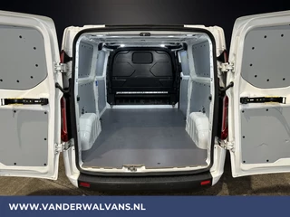 Ford Transit Custom Ford Transit Custom 2.0 TDCI L2H1 Euro6 Airco | Camera | Navigatie | LED | Cruisecontrol | Stoelverwarming Apple Carplay, Android Auto, Verwarmde voorruit,  2800kg trekvermogen, parkeersensoren, Bijrijdersbank - afbeelding nr 3