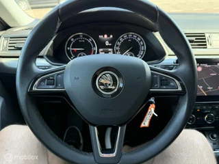 Škoda Superb Skoda Superb Combi 1.6 TDI Ambition PANORAMADAK, TREKHAAK - afbeelding nr 16