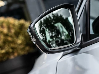 Volkswagen T-Roc Volkswagen T-Roc 1.5 TSI R-Line|PANO|19''|ACC|NAV|CARPLAY - afbeelding nr 17