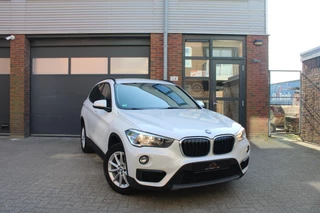 BMW X1 BMW X1 sDrive16d Executive | Parkeersonsoren | Aut. kofferbak - afbeelding nr 2