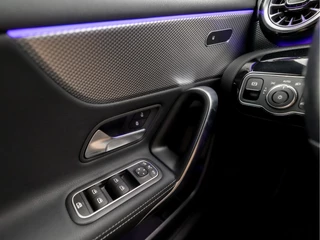 Mercedes-Benz A-Klasse Mercedes-Benz A-Klasse 250 e Business Solution Luxury 218Pk Automaat (GROOT NAVI, SFEERVERLICHTING, WIDESCREEN, CAMERA, LEDER, STOELVERWARMING, SPORTSTOELEN, CRUISE, LANE ASSIST, NIEUWSTAAT) - afbeelding nr 26