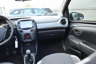 Toyota Aygo Toyota Aygo 1.0 VVT-i x-cite | Schuif-kanteldak | Cruise control | Apple carplay | - afbeelding nr 27