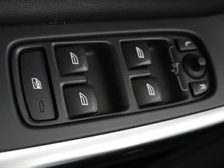 Volvo V60 Volvo V60 2.0 T4 Sport | Stoelverwarming | Trekhaak |  Xenon | Navigatie | Leder/Alcantara | PDC | Climate control | Cruise control | Bluetooth - afbeelding nr 25