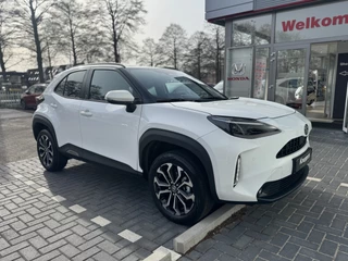 Toyota Yaris Cross Parkeersensoren V+A, Dodehoeksensor, Navigatie , All-in Rijklaarprijs - afbeelding nr 40