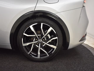Toyota Prius Toyota Prius DEMO 2.0 Plug-in Hybrid Executive 223PK Automaat - afbeelding nr 10