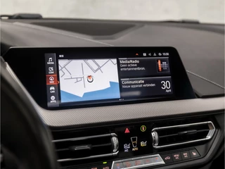 BMW 2 Serie Automaat (PANORAMADAK, M PAKKET, APPLE CARPLAY, HEAD-UP DISPLAY, MEMORY SEATS, STUUR/STOELVERWARMING, ADAPTIVE CRUISE, HARMAN/KARDON, CAMERA, 19'' VELGEN, NIEUWSTAAT) - afbeelding nr 31