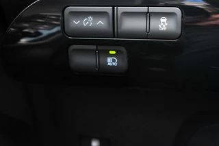 Toyota Prius Toyota Prius 1.8 122PK Hybrid Aspiration Automaat | Bluetooth | - afbeelding nr 16