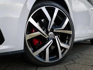 Volkswagen Polo Volkswagen POLO 2.0 TSI GTI Pano Navi Blindspot PDC CarPlay - afbeelding nr 5