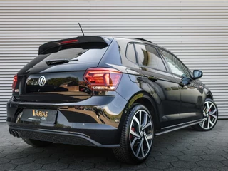 Volkswagen Polo Volkswagen Polo 2.0 TSI GTI Pano Beats Navi Alcantara VOL!! - afbeelding nr 13