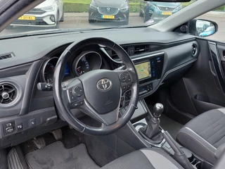 Toyota Auris Toyota Auris 1.2T 116pk Aspiration 5-Deurs | Origineel NL | 1300kg Trekgewicht | Navi | Clima | Cruise | Achteruitrijcamera | Rijstrook+Licht+Regensensor | Mistlampen | 16''lm | Trekhaak - afbeelding nr 6