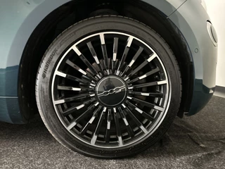 Fiat 500C Fiat 500C La Prima 42 kWh | Lederen bekleding | Parkeercamera | Stoelverwarming | Soh (batterijcheck) 91,1 % - afbeelding nr 2