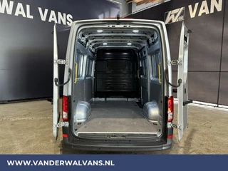 Volkswagen Crafter Apple Carplay, Android Auto, Chauffeursstoel, Parkeersensoren, 3000kg Trekvermogen - afbeelding nr 3