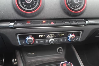 Audi RS3 Audi RS3 Limousine 2.5 TFSI quattro / Full option! / Panoramadak / Camera / RS Seats / 19'' / Matrix LED / Virtual Cockpit / B&O / DAB / Audi Magnetic Ride / Navigatie / Stoelverwarming / ACC - afbeelding nr 27