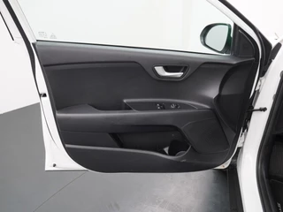 Kia Stonic - Navigatie - Camera - Airco - Cruise control - 17 inch LM velgen - Fabrieksgarantie tot 03-2027 - afbeelding nr 28