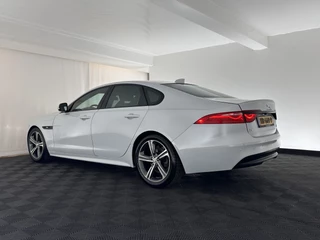 Jaguar XF Jaguar XF 2.0d Portfolio Aut. *FULL-LEATHER | XENON | NAVI-FULLMAP | COMFORT-SEATS | CAMERA | AMBIENT-LIGHT | ECC | PDC | CRUISE | 17''ALU* - afbeelding nr 4