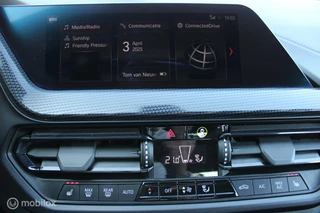 BMW 1 Serie BMW 1-serie 118i M Sport High Executive, Sportstoelen, Carplay, Pdc voor + achter, Stoelverwarming, Cruise, Clima. - afbeelding nr 16