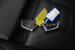 BMW 3 Serie BMW 3-serie 320i High Executive Edition (PARKEERSENSOREN, STOELVERWARMING, LEER, NAVIGATIE, NL-AUTO) - afbeelding nr 23