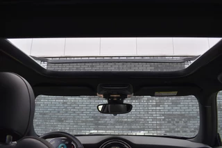 MINI Electric MINI Electric Mini Resolute edition 33 kWh Pano automaat resolute edition 135kw 1e eigenaar n.a.p. Pano / Leder / Harman Kardon / Head Up / Camera / Keyless - afbeelding nr 39