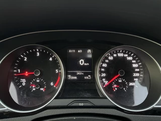 Volkswagen Passat Volkswagen Passat Variant 1.6 TDI Highline PANO DSG trekhaak - afbeelding nr 12