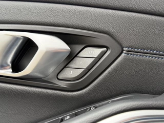 BMW 3 Serie BMW 3-serie Touring 330e High Executive M-Sport|HUD|Ad.Cruise|El.Trekhaak|HIFI|19