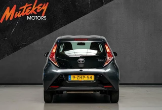 Toyota Aygo Aygo X-play | Automaat | All-Weather Banden | 2e eigenaar - afbeelding nr 4