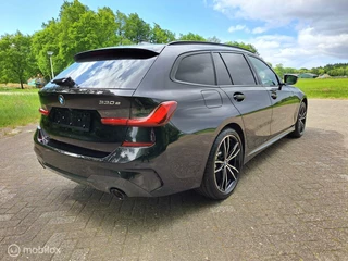 BMW 3 Serie BMW 3-serie Touring 330e M-Sport|Pano|Laser|Head-Up - afbeelding nr 9