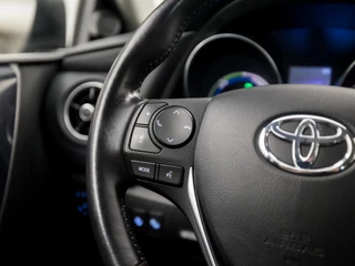 Toyota Auris Toyota Auris Touring Sports 1.8 Hybrid Sport Automaat (PANORAMADAK, NAVIGATIE, LEDER, STOELVERWARMING, CAMERA, SPORTSTOELEN, KEYLESS, LED KOPLAMPEN, NIEUWE APK, NIEUWSTAAT) - afbeelding nr 21