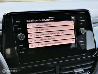 Volkswagen T-Roc Volkswagen T-Roc 2.0 TSI R 4Motion | Pano | Camera| CarPlay - afbeelding nr 36