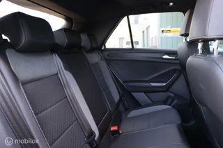 Volkswagen T-Roc Volkswagen T-Roc 1.5 TSI R-Line / Navi / Pano / Beats audio - afbeelding nr 11