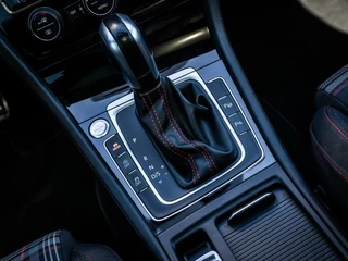 Volkswagen Golf Volkswagen Golf 2.0 TSI GTI Performance|PANO|ACC|19''|CAMERA - afbeelding nr 38
