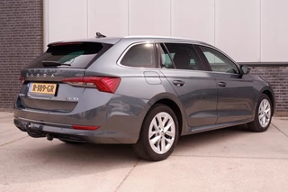 Škoda Octavia Škoda Octavia Combi 1.5 e-TSI Business Edition Plus | Trekhaak | Head-Up | Carplay | LED | Sfeerverl. | Camera | Memory - afbeelding nr 2