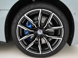 BMW i4 (INCL.BTW) *ADAPTIVE-CRUISE | FULL-LED | 1/2LEATHER-ALCANTARA | DIGI-WIDE-SCREEN-COCKPIT | CAMERA | NAVI-FULLMAP | SPORT-SEATS | DAB+ | 19''ALU* - afbeelding nr 31