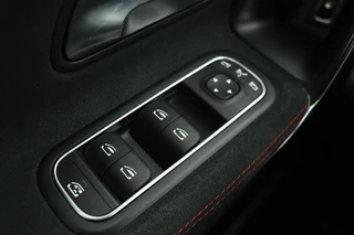 Mercedes-Benz CLA Mercedes-Benz CLA-klasse 250e AMG Night | Stoelverwarming | Carplay |  Camera | Sfeerverlichting | Leder/Alcantara | Full LED | Widescreen - afbeelding nr 14