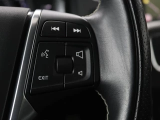 Volvo V60 Volvo V60 1.5 T3 R-Design | Stoelverwarming | Xenon |  Leder/Alcantara | Navigatie | Trekhaak | Parkeerhulp | Climate control | Cruise control - afbeelding nr 16